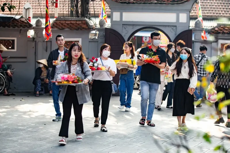 Ai nên đi chùa cầu duyên